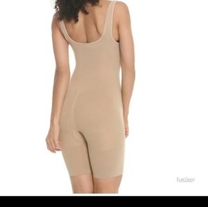 EuroSkins Seamless Open Bust Boxer Shaper Nude Size Large NWT Shapewear